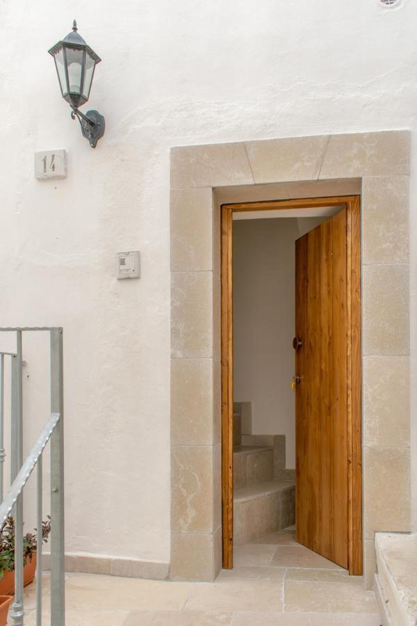 Amari'S Home Ostuni Buitenkant foto