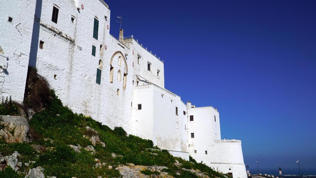 Amari'S Home Ostuni Buitenkant foto