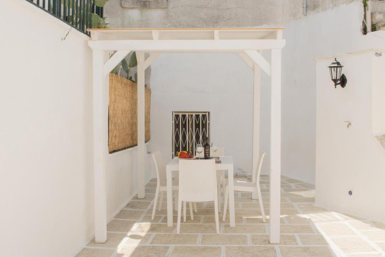 Amari'S Home Ostuni Buitenkant foto